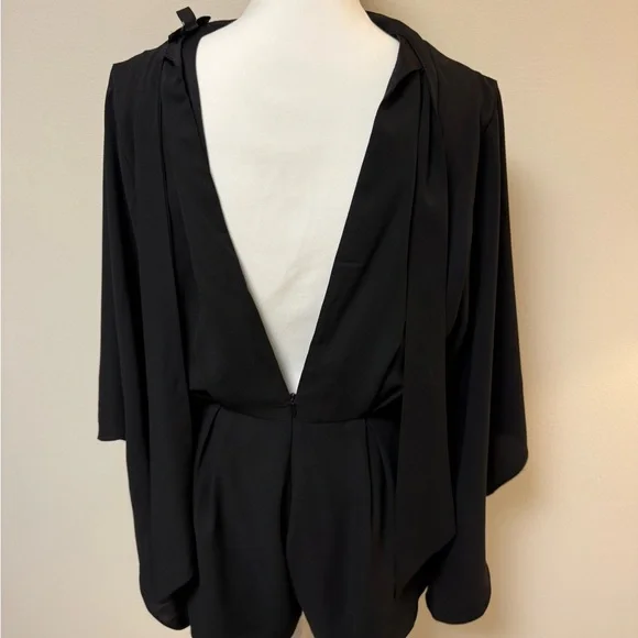Very J Elegant Black Backless Shorts Romper - Picture 12 of 13